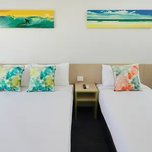 Palm 2*, Palm Beach Australia