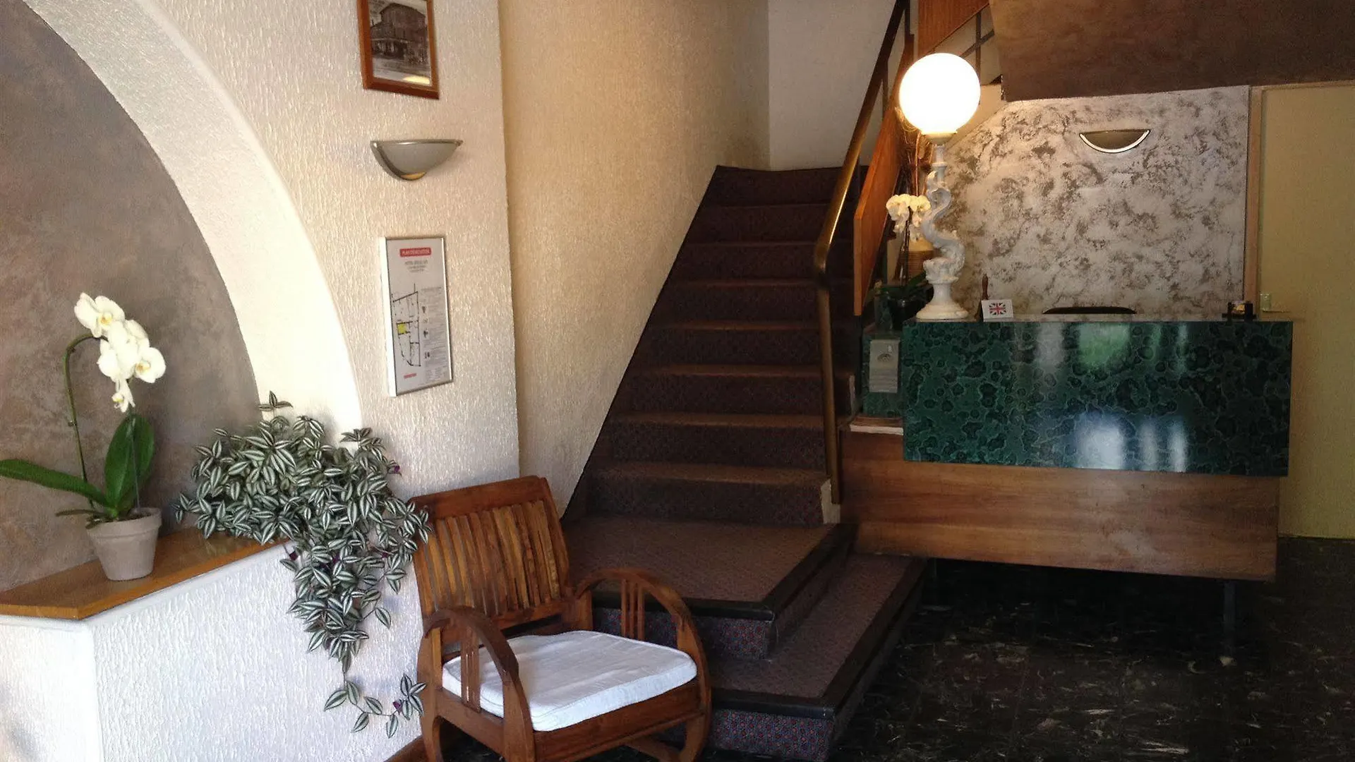 Hotel Des Allies Pont-dʼAin フランス